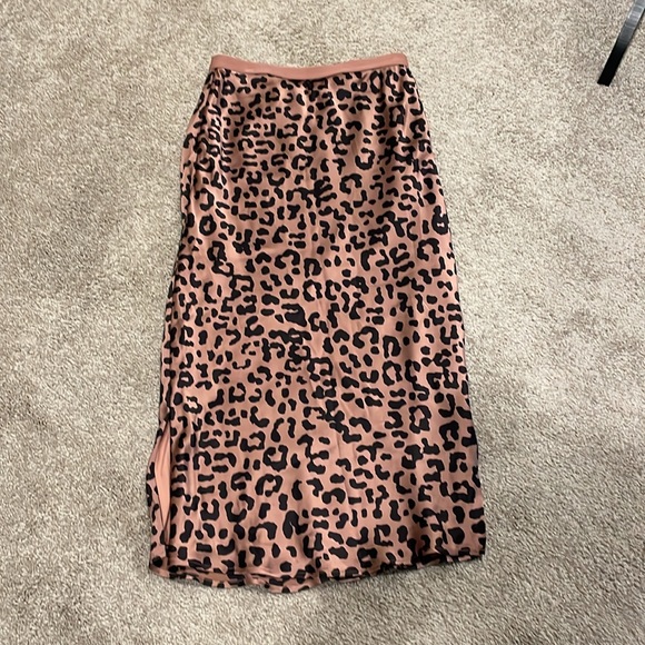 Cami NYC The Jessica Skirt in Graphic Leopard - Picture 9 of 16